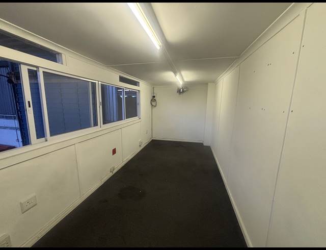 1,180M² WAREHOUSE TO LET IN BELLVILLE SOUTH